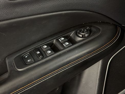 Used 2017 Jeep Compass Latitude w/ Safe & Security Group FWD image 13