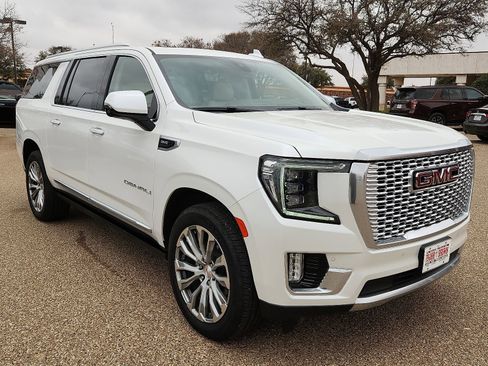 Used 2022 GMC Yukon XL Denali image 6