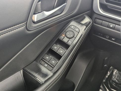 Used 2023 Nissan Rogue SV w/ SV Premium B Package FWD image 18