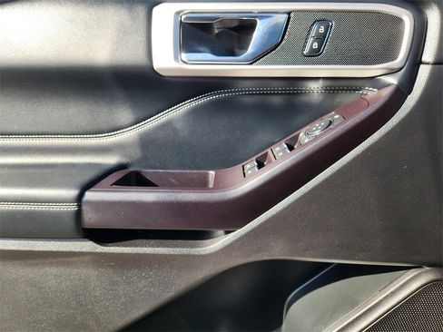 Used 2020 Ford Explorer XLT w/ Equipment Group 202A image 18