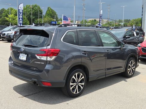 Used 2023 Subaru Forester Limited AWD/4WD image 3