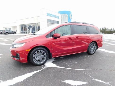 New 2026 Honda Odyssey Touring image 7
