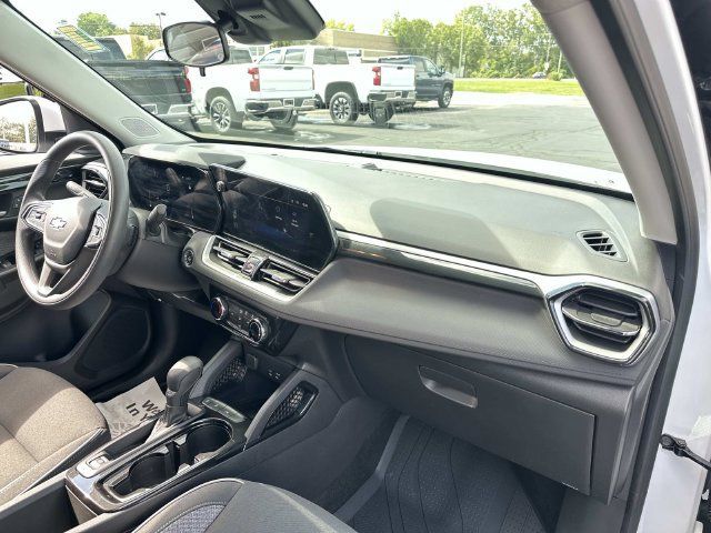 Certified 2024 Chevrolet TrailBlazer LT w/ LPO, Blackout Package FWD image 27