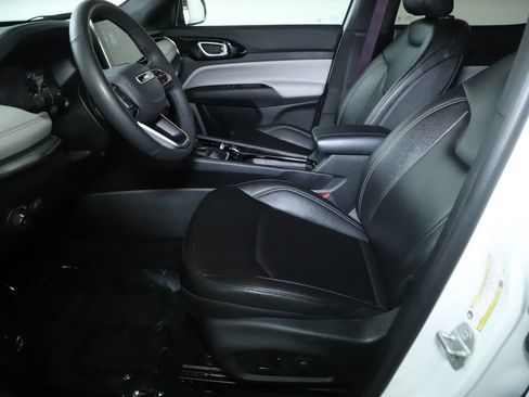 Used 2025 Jeep Compass Limited AWD/4WD image 25