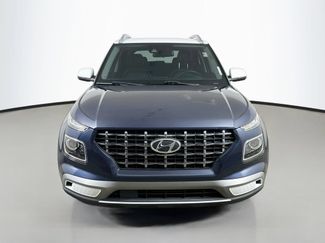 Used 2021 Hyundai Venue FWD video 2