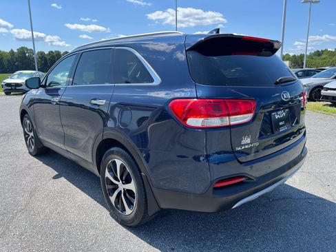 Used 2017 Kia Sorento EX AWD/4WD image 3
