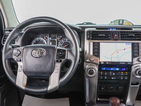 Used 2022 Toyota 4Runner Limited AWD/4WD image 17