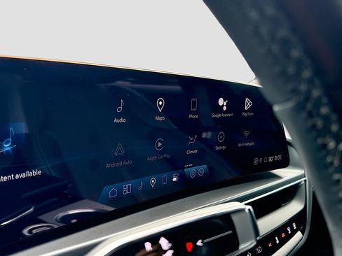 Used 2024 Cadillac Lyriq Tech RWD image 14