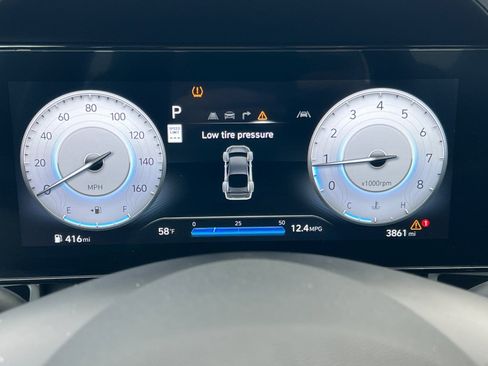 Used 2024 Hyundai Elantra SEL image 28