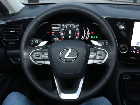 Used 2023 Lexus NX 250 image 6