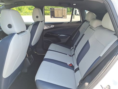 Used 2024 Volkswagen ID.4 S RWD image 14