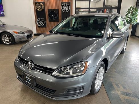 Used 2016 Volkswagen Golf S FWD image 3