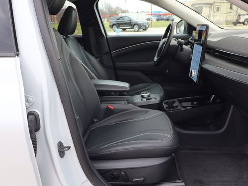 Used 2023 Ford Mustang Mach-E Premium image 13