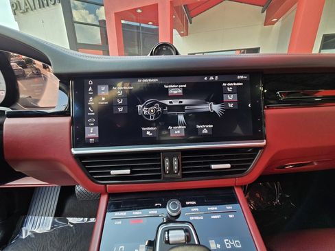 Used 2019 Porsche Cayenne image 38