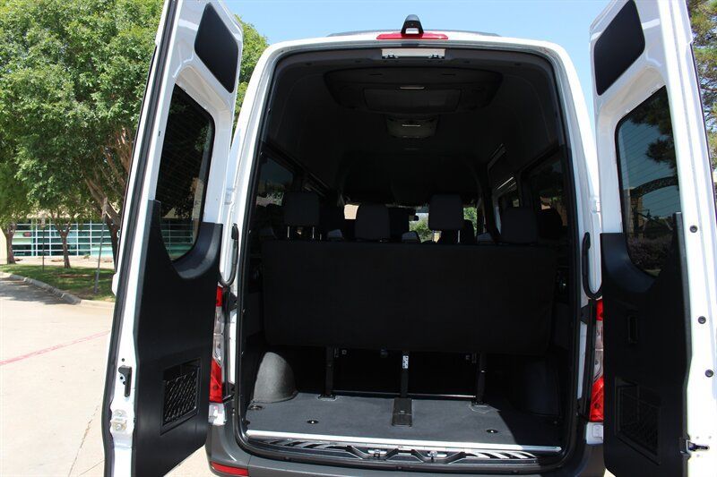 Used 2024 Mercedes-Benz Sprinter 2500 image 9