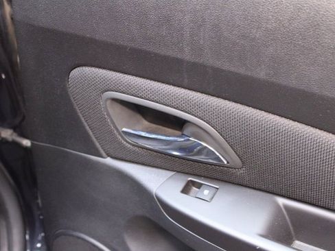 Used 2015 Chevrolet Cruze LT image 13