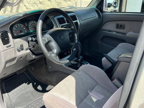 Used 2001 Toyota 4Runner SR5 AWD/4WD image 5
