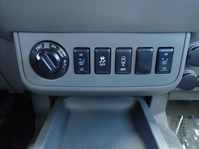 Used 2016 Nissan Frontier SV w/ SV Value Truck Package AWD/4WD image 19