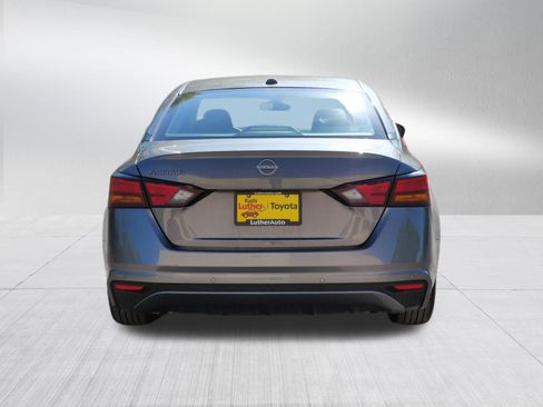 Used 2025 Nissan Altima 2.5 SV FWD image 6
