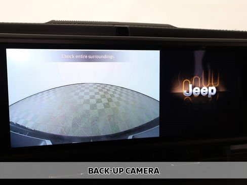 Used 2024 Jeep Wrangler Sahara image 4