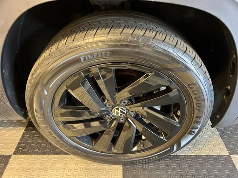 Certified 2023 Volkswagen Atlas Cross Sport SE w/ Black Wheel Package FWD image 10