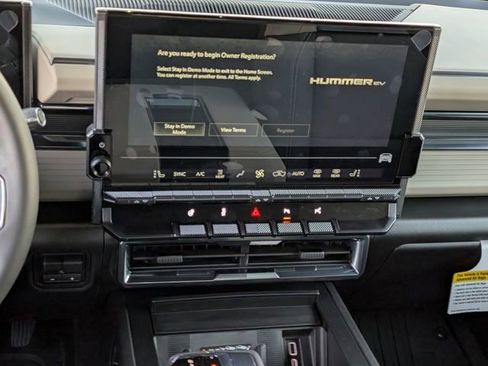 New 2026 GMC Hummer EV 4x4 Crew Cab image 11
