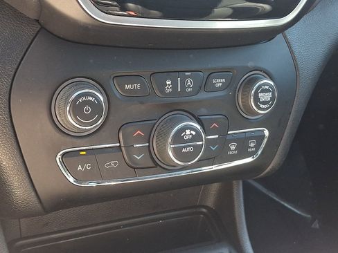 Used 2020 Jeep Cherokee Limited AWD/4WD image 17