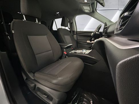 Used 2023 Ford Explorer XLT RWD image 14