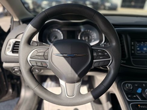 Used 2016 Chrysler 200 Limited image 14