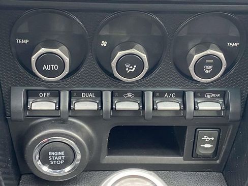 Used 2013 Subaru BRZ Limited w/ Popular Pkg 2C image 23