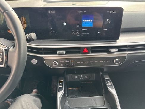 Used 2024 Kia Sorento S w/ Panoramic Sunroof Package image 17