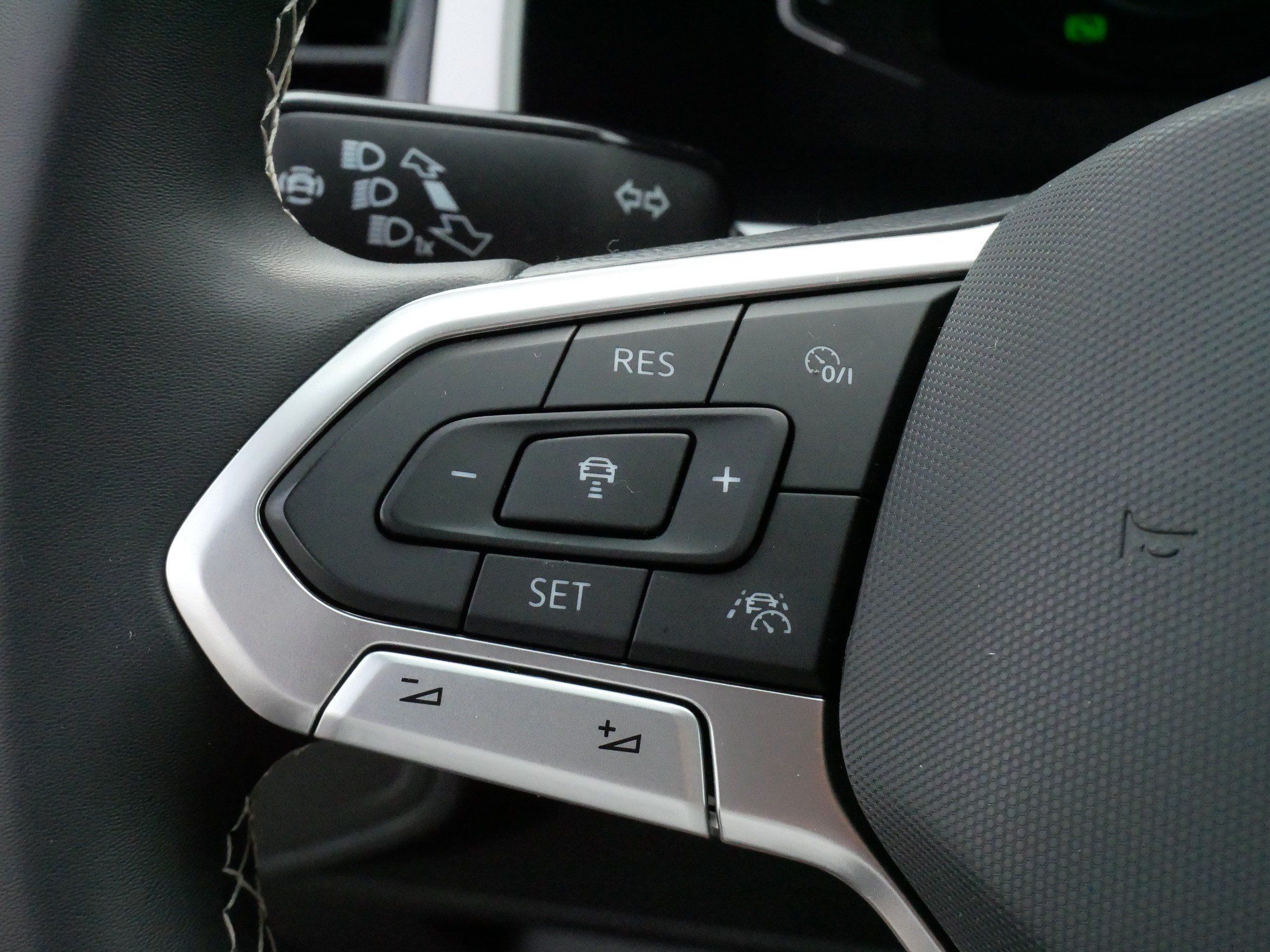 Certified 2023 Volkswagen Atlas SEL AWD/4WD image 26
