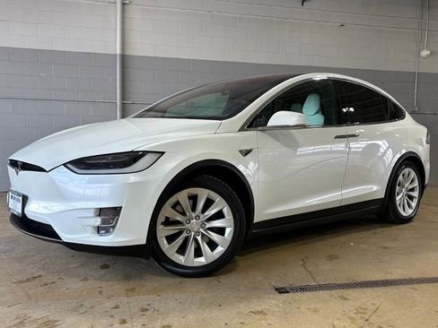 Used 2017 Tesla Model X 100D image 2