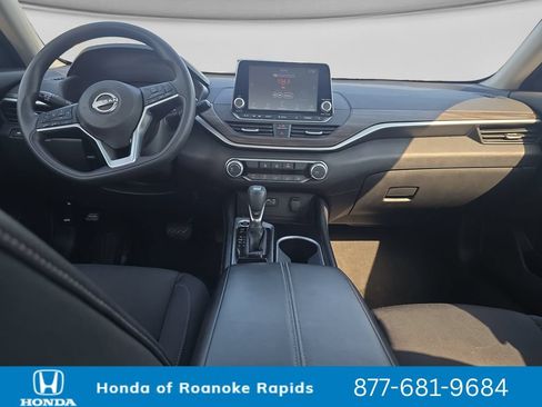 Used 2023 Nissan Altima 2.5 SV FWD image 12