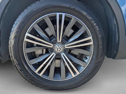 Used 2019 Volkswagen Tiguan SEL w/ 3rd Row Seat Package AWD/4WD image 22