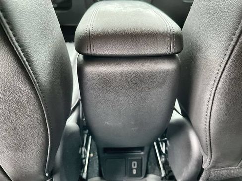 Used 2024 Buick Encore GX Sport Touring AWD/4WD image 21