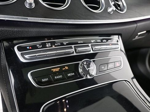 Used 2017 Mercedes-Benz E 300 image 8