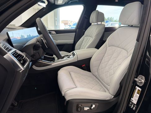 Used 2026 BMW X7 xDrive40i w/ M Sport Package AWD/4WD image 5