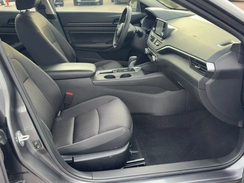 Used 2024 Nissan Altima 2.5 S FWD image 15