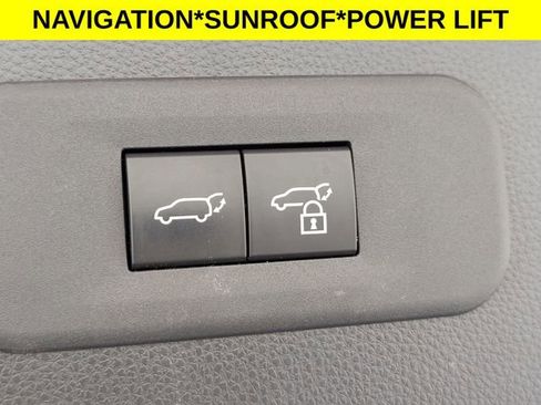 Used 2025 Toyota Crown Signia w/ Advanced Technology Package image 31