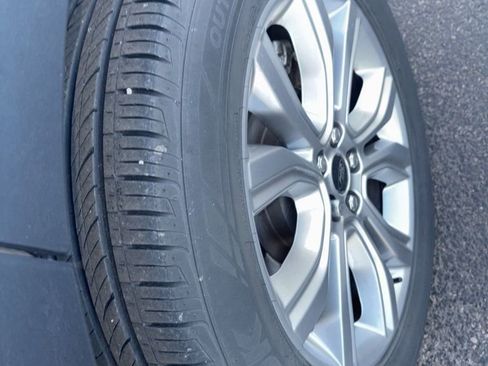 Used 2023 Ford Edge Titanium image 14