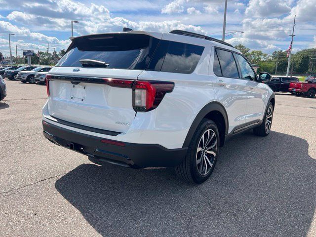 Certified 2025 Ford Explorer ST-Line AWD/4WD image 4