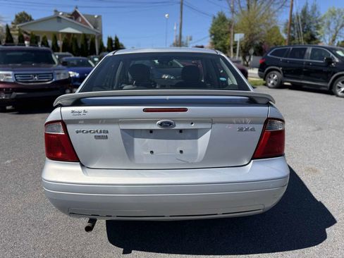 Used 2006 Ford Focus SES FWD image 6