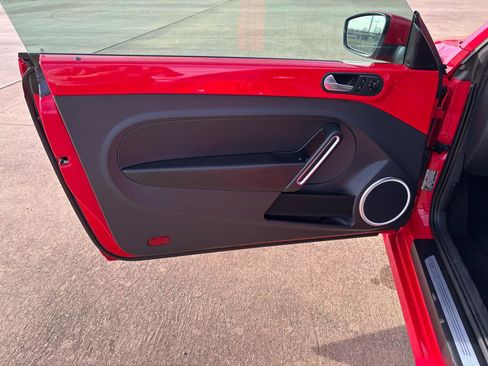 Used 2012 Volkswagen Beetle 2.5 image 11