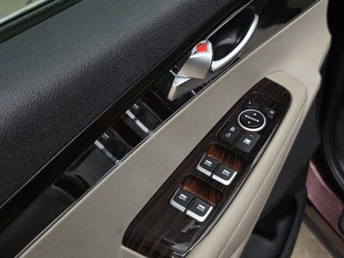 Used 2019 Kia Sorento FWD image 10