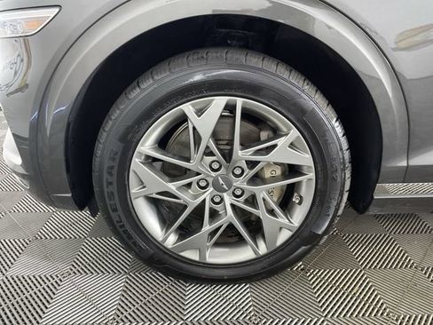 Used 2025 Genesis GV70 2.5T AWD/4WD image 17