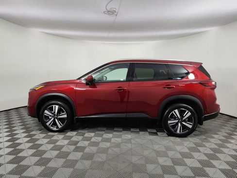Used 2024 Nissan Rogue SL AWD/4WD image 2