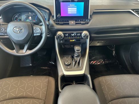 Used 2025 Toyota RAV4 XLE AWD/4WD image 16