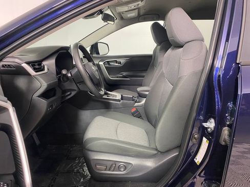 Certified 2025 Toyota RAV4 XLE AWD/4WD image 10