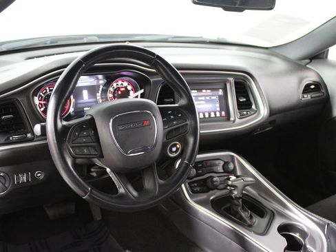 Used 2021 Dodge Challenger SXT image 7